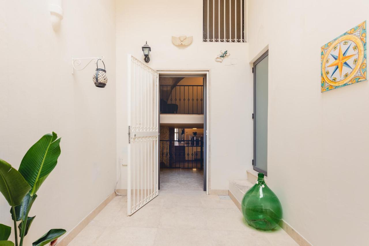 Convivo Apartment Palazzo Galateo เลชเช ภายนอก รูปภาพ