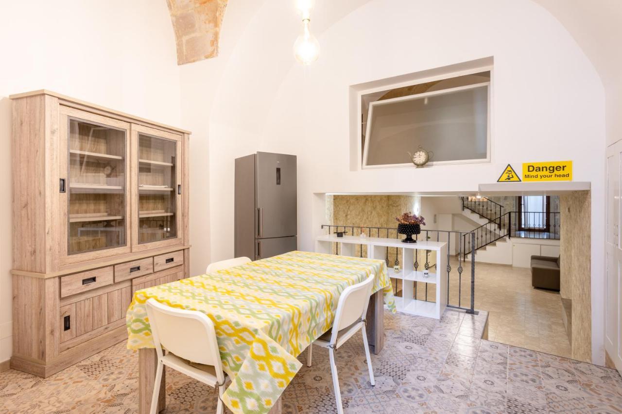 Convivo Apartment Palazzo Galateo เลชเช ภายนอก รูปภาพ