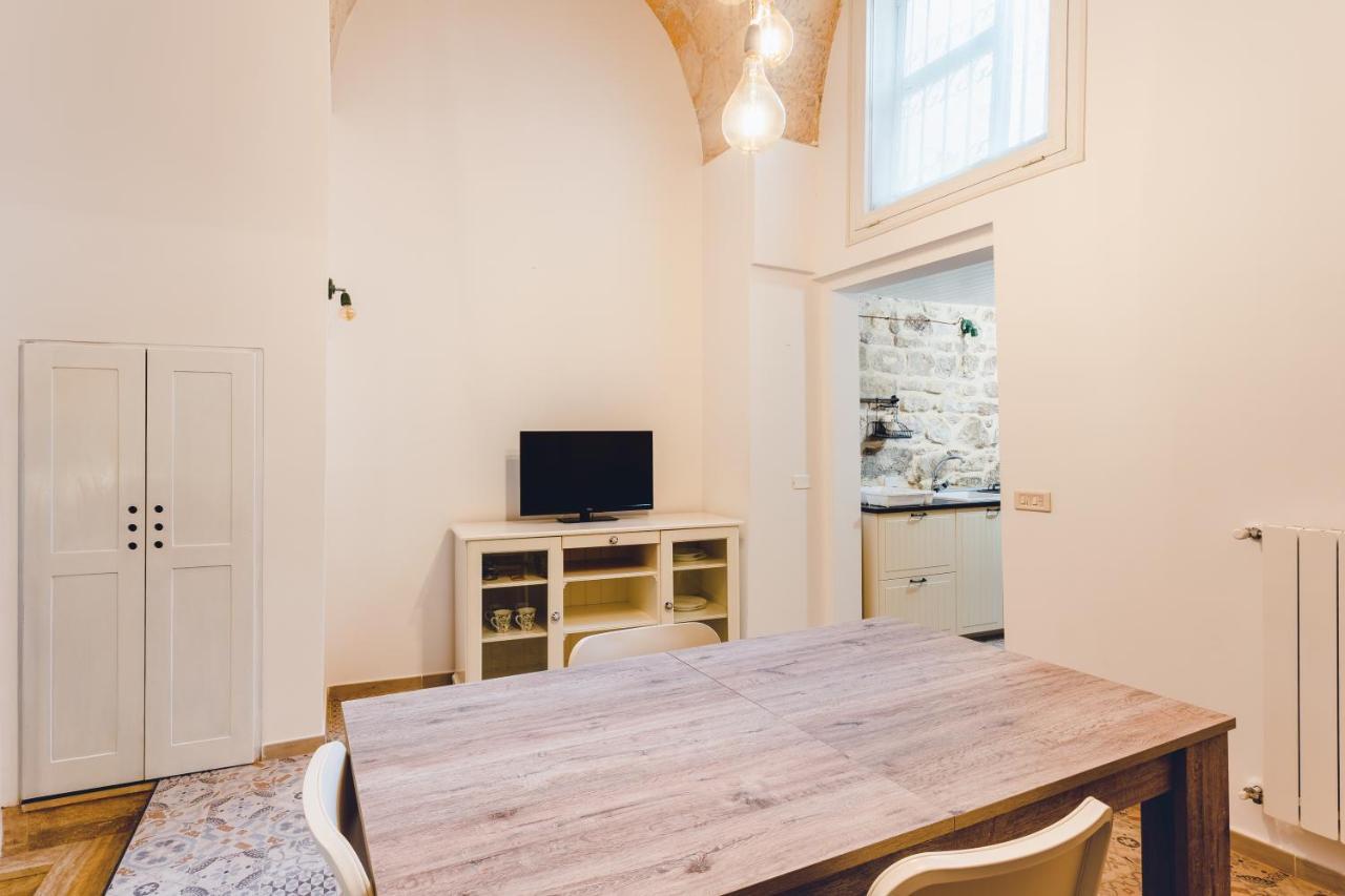 Convivo Apartment Palazzo Galateo เลชเช ภายนอก รูปภาพ