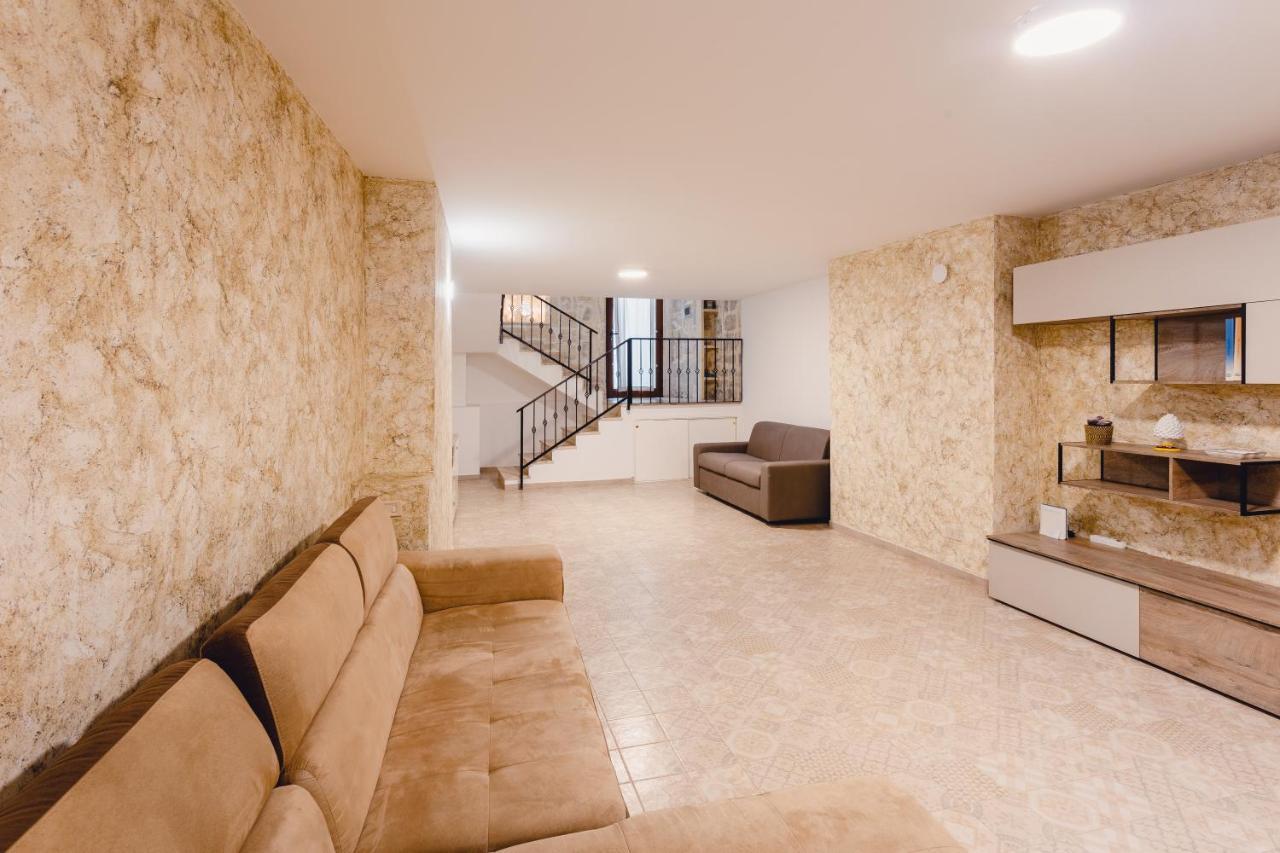 Convivo Apartment Palazzo Galateo เลชเช ภายนอก รูปภาพ
