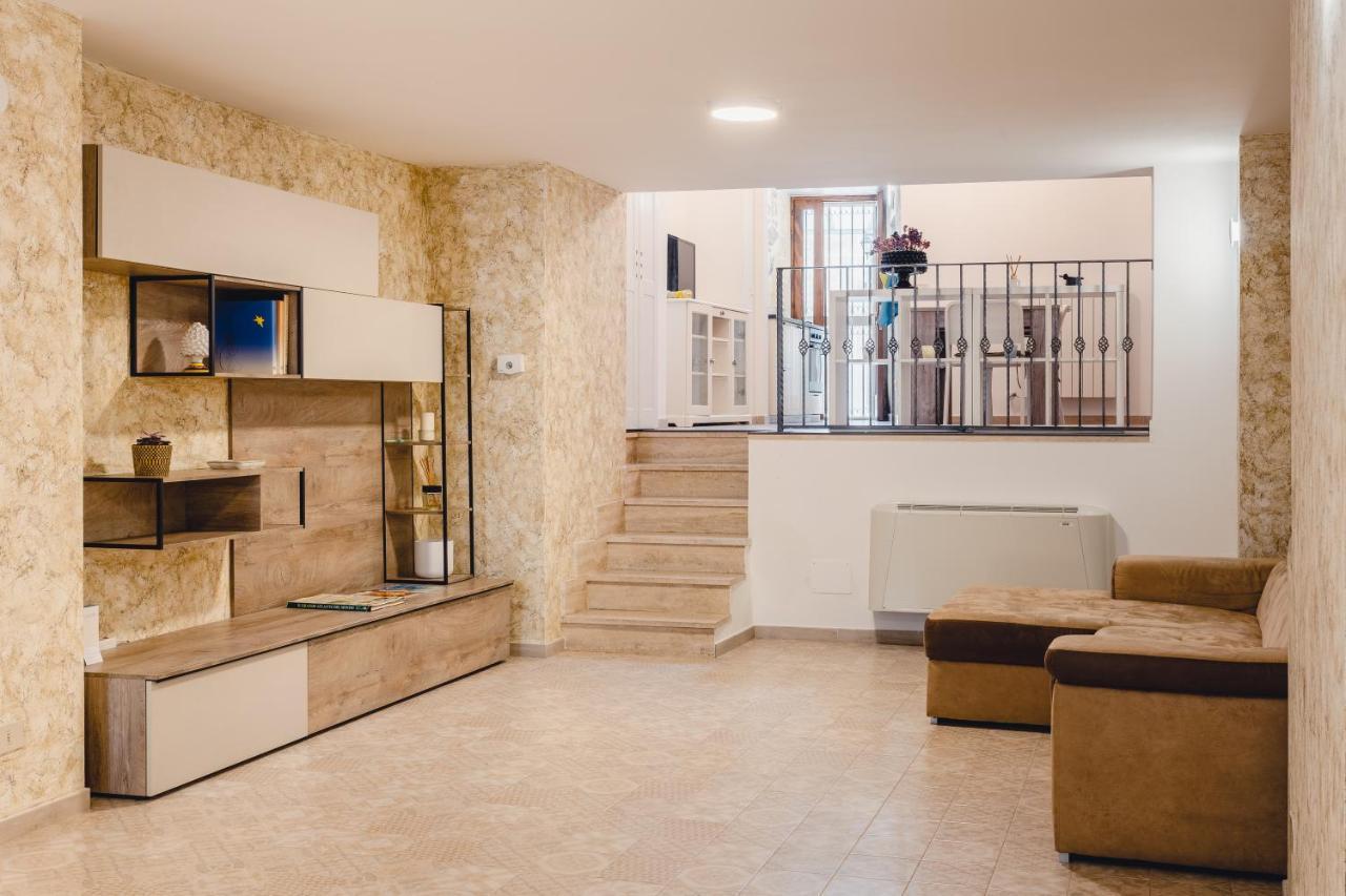 Convivo Apartment Palazzo Galateo เลชเช ภายนอก รูปภาพ