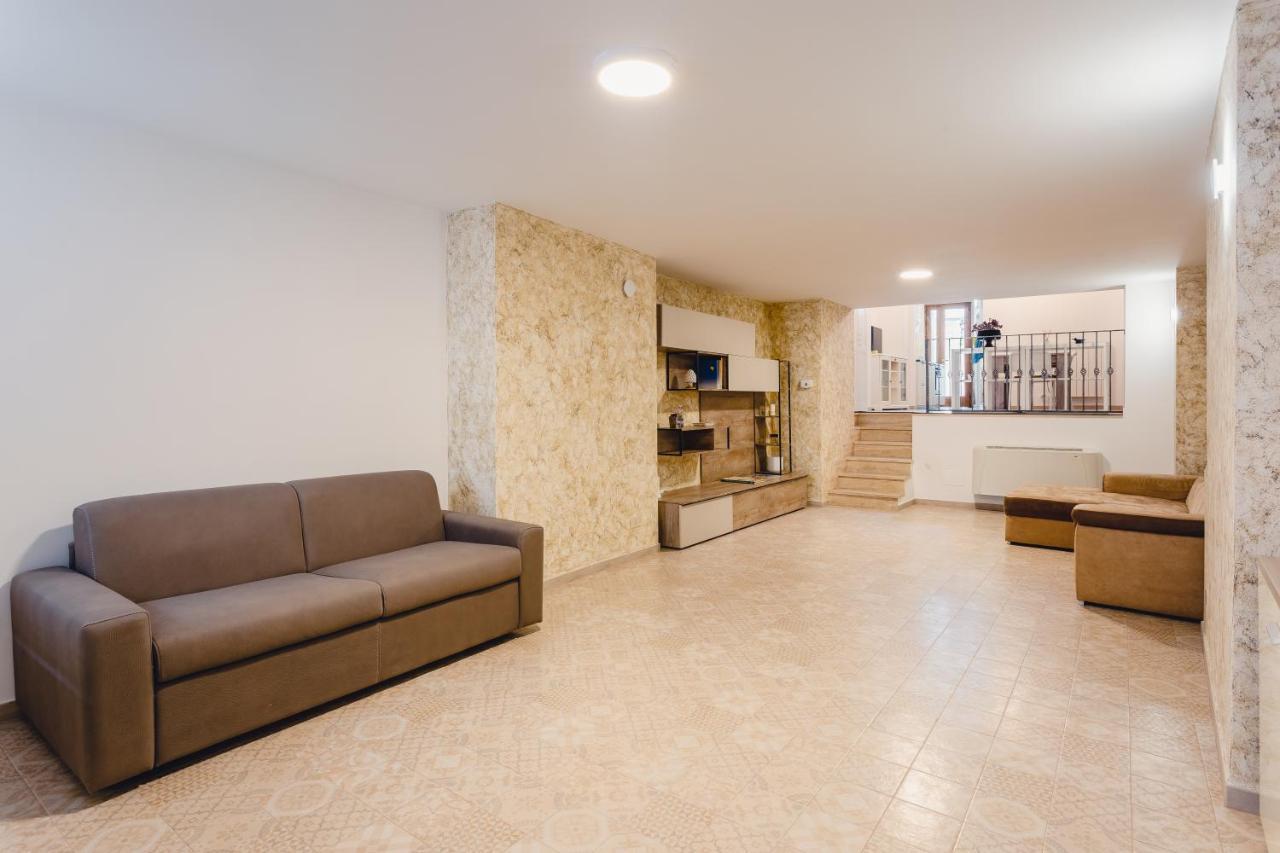 Convivo Apartment Palazzo Galateo เลชเช ภายนอก รูปภาพ
