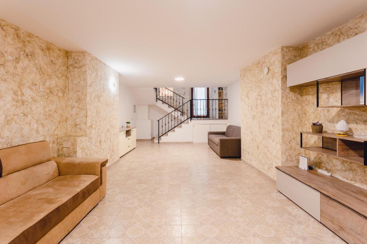 Convivo Apartment Palazzo Galateo เลชเช ภายนอก รูปภาพ